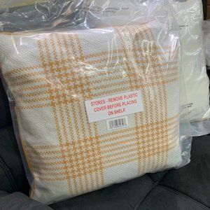 NWT 18" by 18" Oversized Woven Outdoor Throw Pillow White and Gold